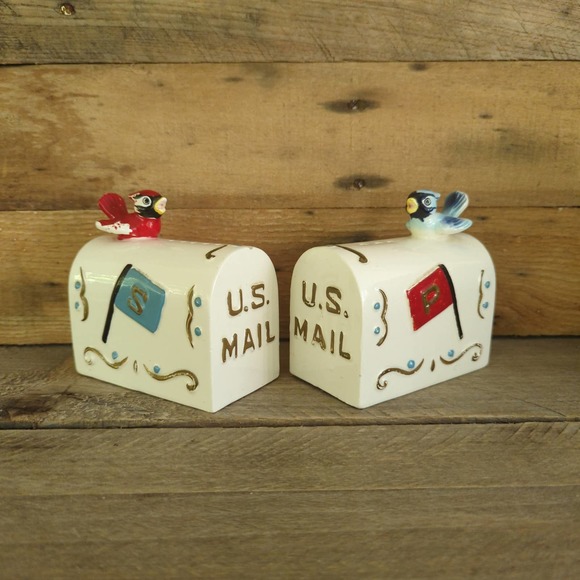 Vtg 1960s Enesco US Mail / Mailbox Salt and Pepper Shakers / Cardinal / Blue Jay - Picture 1 of 10